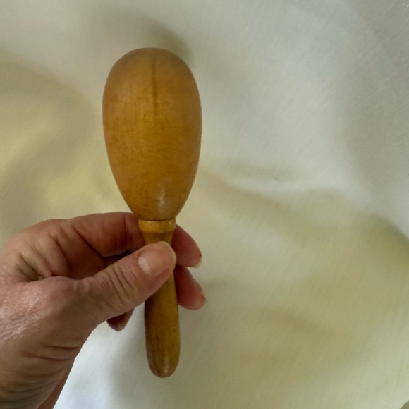 Vintage solid wood sock darner mending egg EUC
Can store needles in the egg - Picture 2 of 8